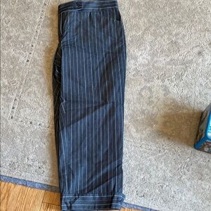 Woman’s black gray stripped Express cropped pants size 8